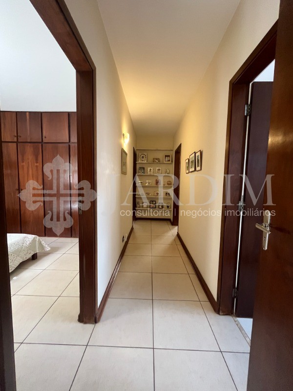 Casa à venda com 3 quartos, 250m² - Foto 13