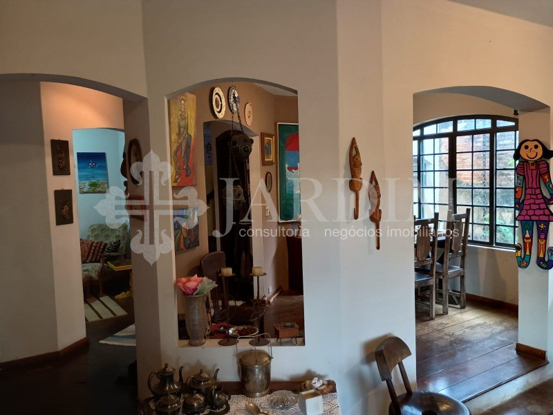 Sobrado à venda com 3 quartos, 278m² - Foto 1