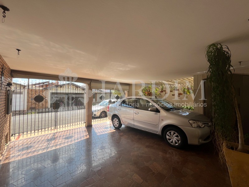 Casa à venda com 3 quartos, 250m² - Foto 3
