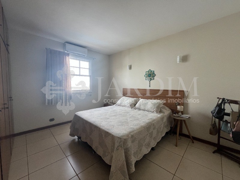 Casa à venda com 3 quartos, 250m² - Foto 21