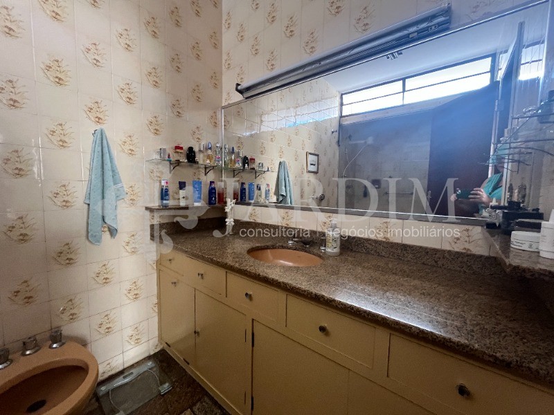 Casa à venda com 3 quartos, 250m² - Foto 27