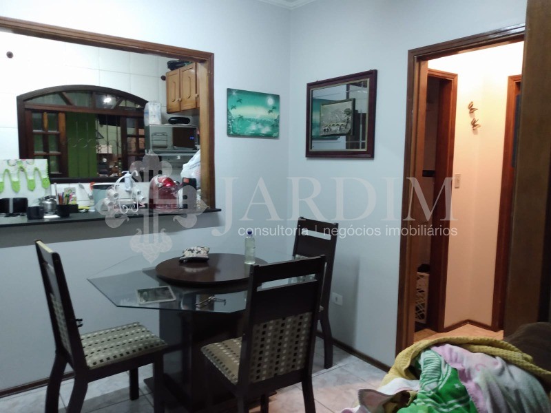 Casa à venda com 2 quartos, 190m² - Foto 3