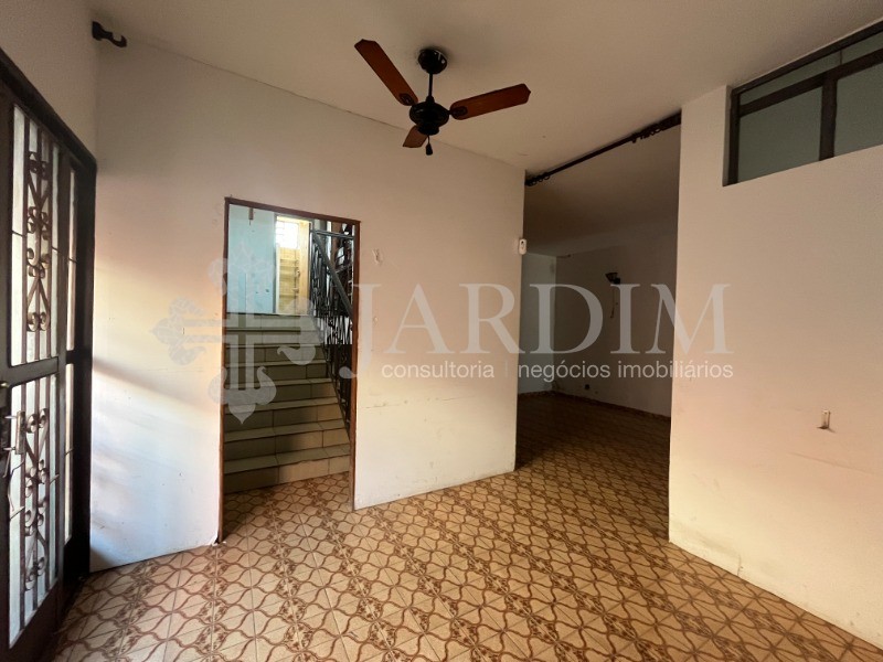 Sobrado à venda com 3 quartos, 180m² - Foto 1