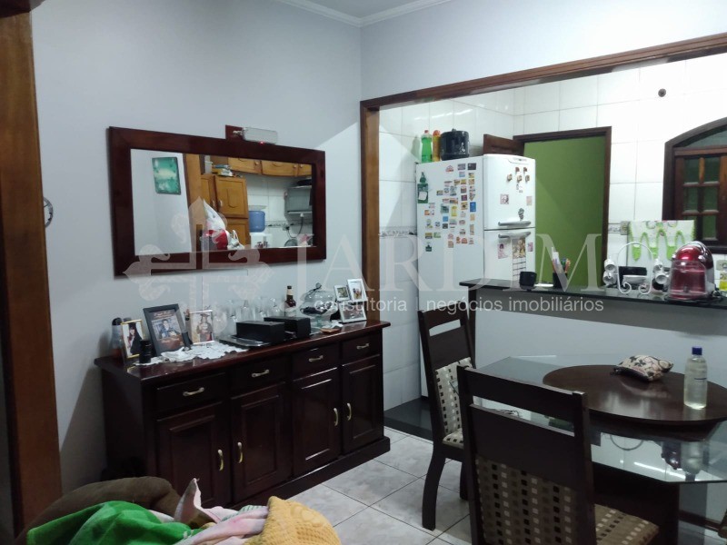 Casa à venda com 2 quartos, 190m² - Foto 4