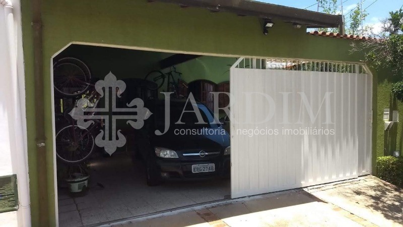 Casa à venda com 2 quartos, 190m² - Foto 2