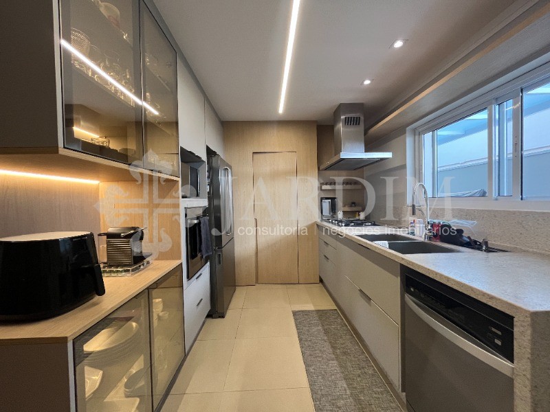 Casa de Condomínio à venda com 4 quartos, 255m² - Foto 1
