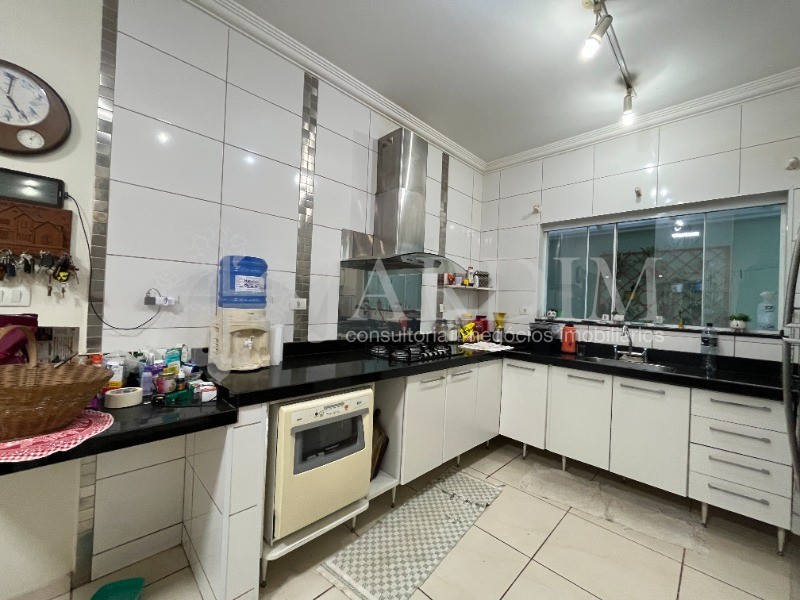 Sobrado à venda com 3 quartos, 330m² - Foto 4