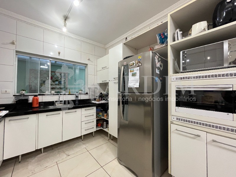 Sobrado à venda com 3 quartos, 330m² - Foto 3
