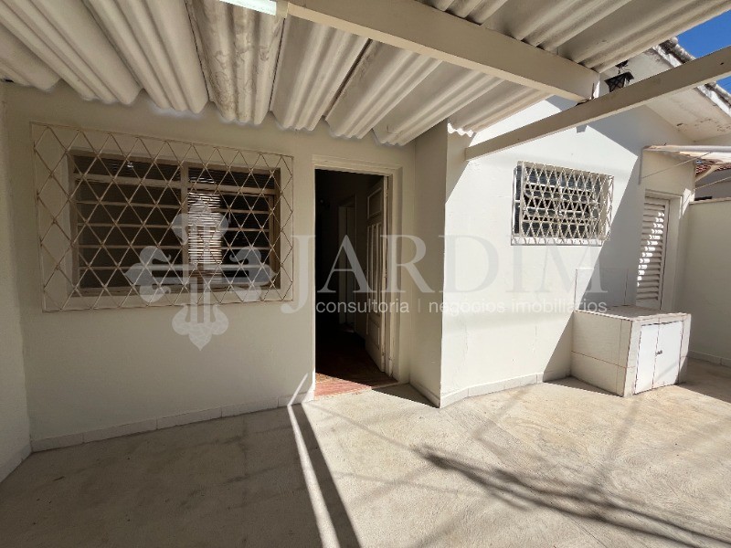 Casa para alugar com 2 quartos, 120m² - Foto 2