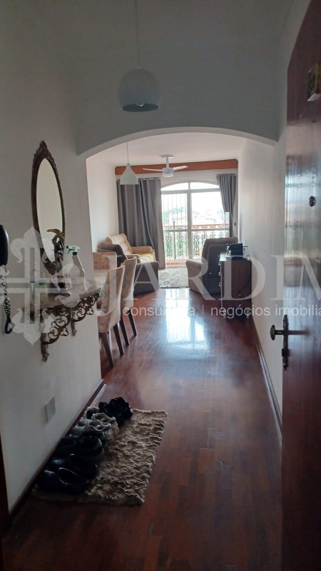 Apartamento à venda com 3 quartos, 105m² - Foto 1
