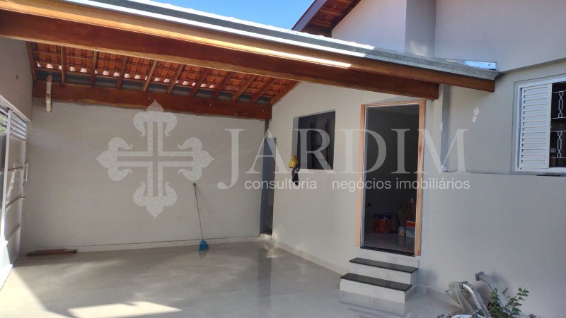 Casa à venda com 3 quartos, 250m² - Foto 1