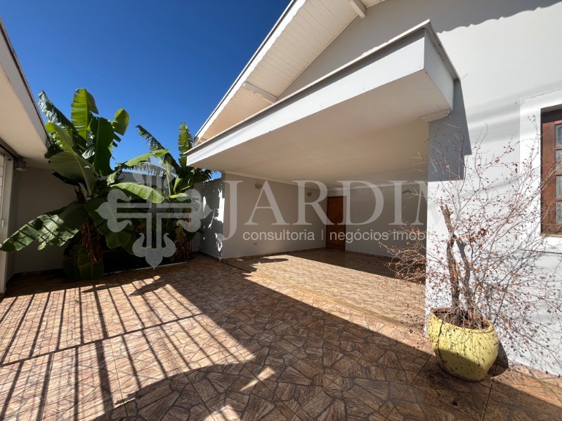 Casa à venda com 3 quartos, 300m² - Foto 7