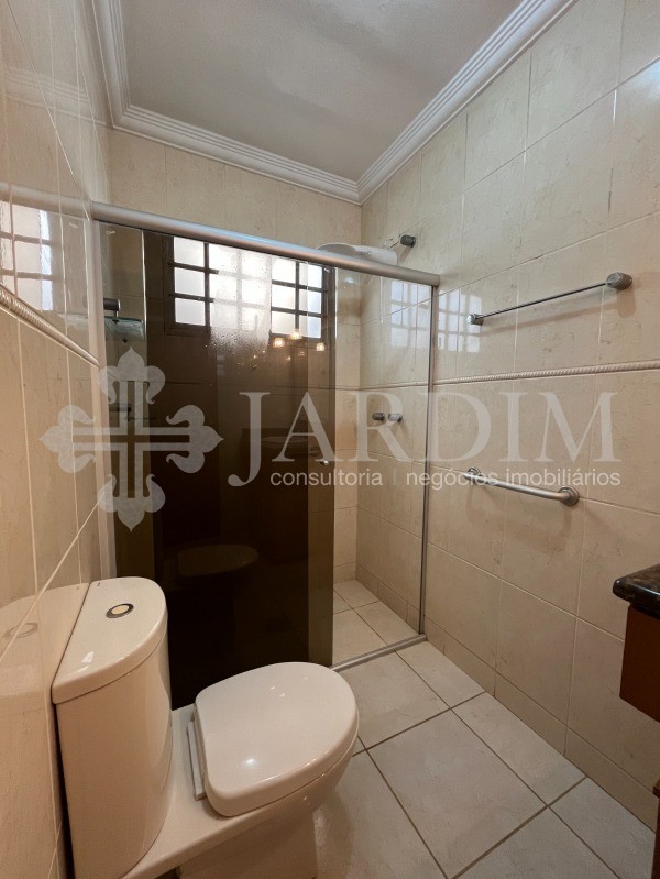 Casa para alugar com 4 quartos, 232m² - Foto 20