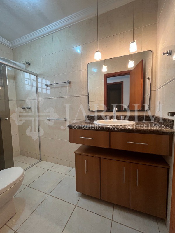Casa para alugar com 4 quartos, 232m² - Foto 21