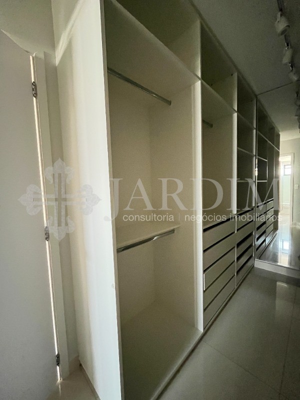 Apartamento para alugar com 3 quartos, 160m² - Foto 26