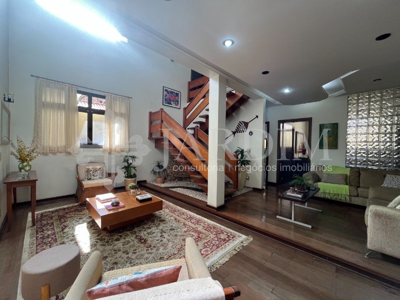 Sobrado à venda com 3 quartos, 265m² - Foto 1