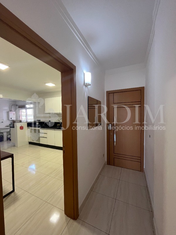 Apartamento para alugar com 3 quartos, 128m² - Foto 3