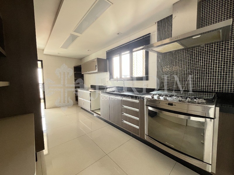 Apartamento para alugar com 3 quartos, 160m² - Foto 13