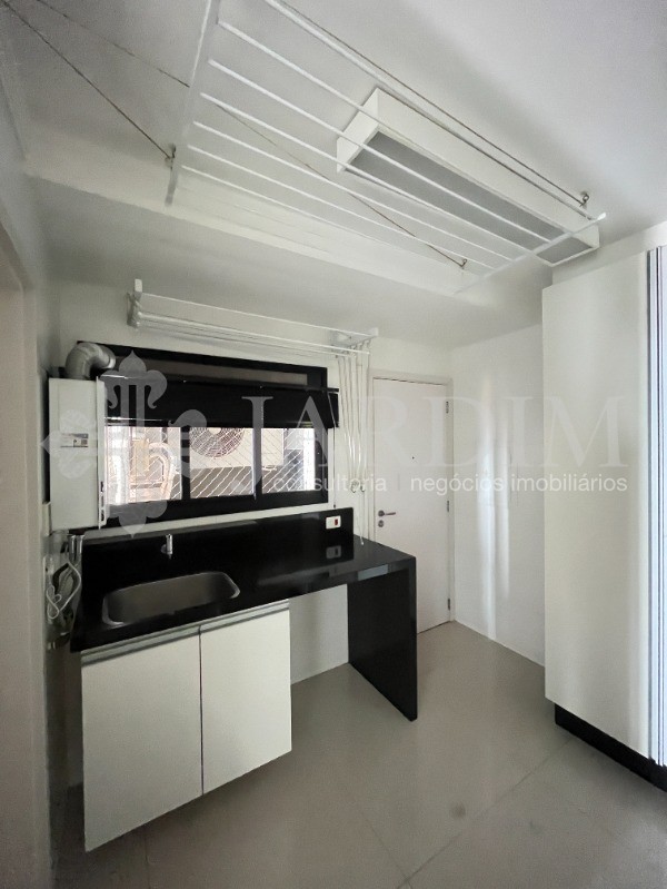 Apartamento para alugar com 3 quartos, 160m² - Foto 16