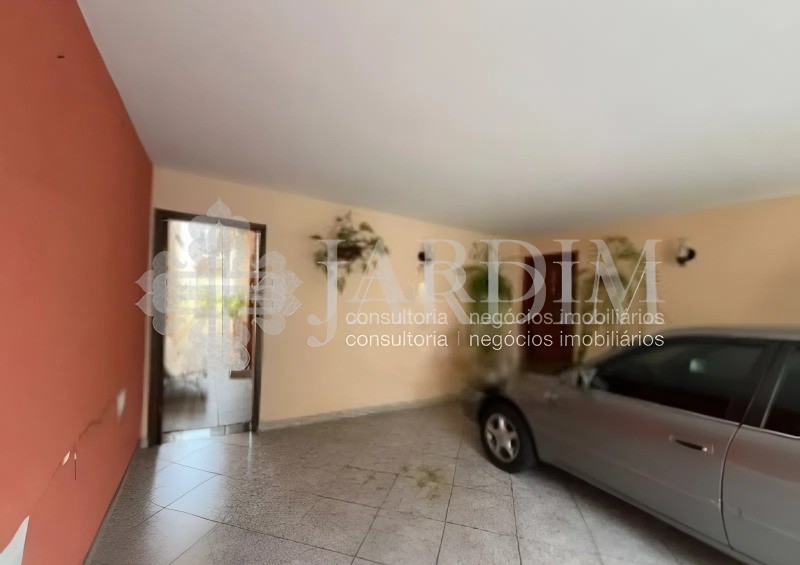 Casa à venda e aluguel com 4 quartos, 450m² - Foto 1