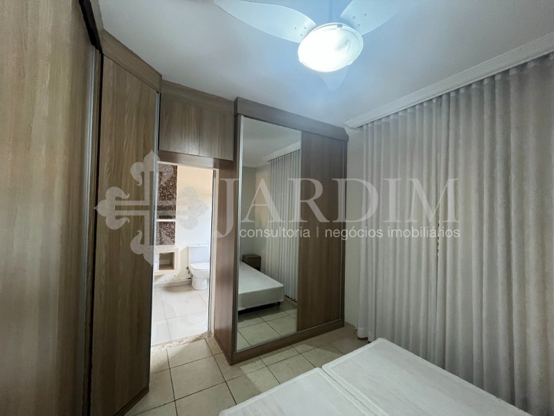 Casa para alugar com 4 quartos, 232m² - Foto 14