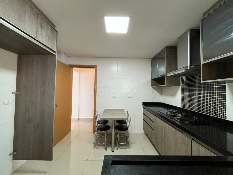 Apartamento para alugar com 3 quartos, 114m² - Foto 11
