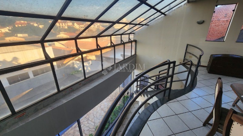 Sobrado à venda e aluguel com 3 quartos, 317m² - Foto 2
