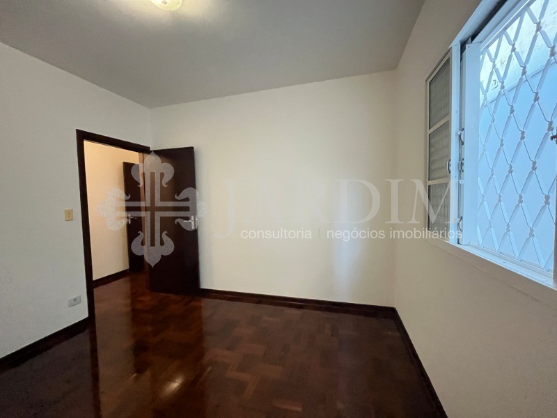 Casa para alugar com 4 quartos, 300m² - Foto 29