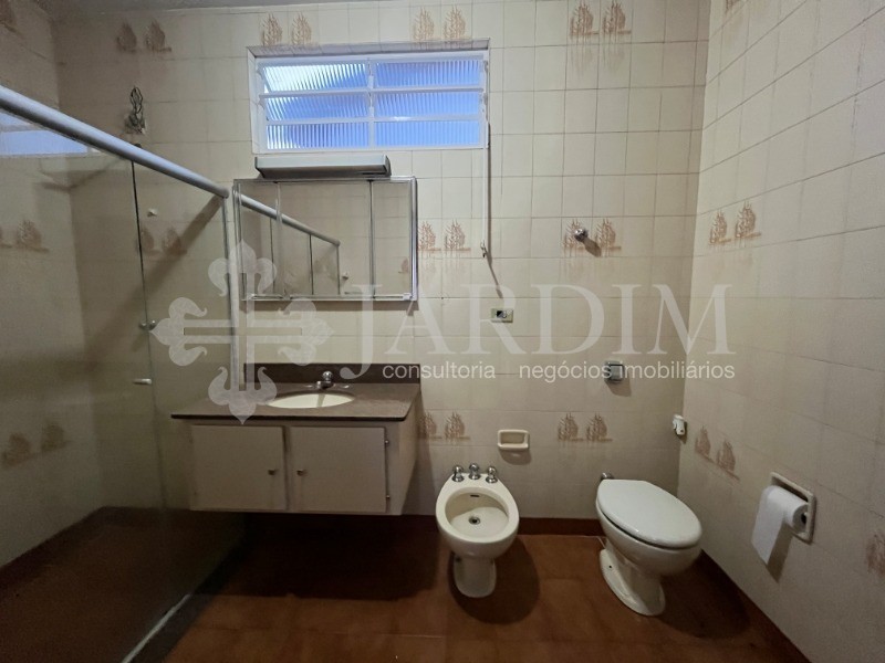 Casa para alugar com 4 quartos, 300m² - Foto 33
