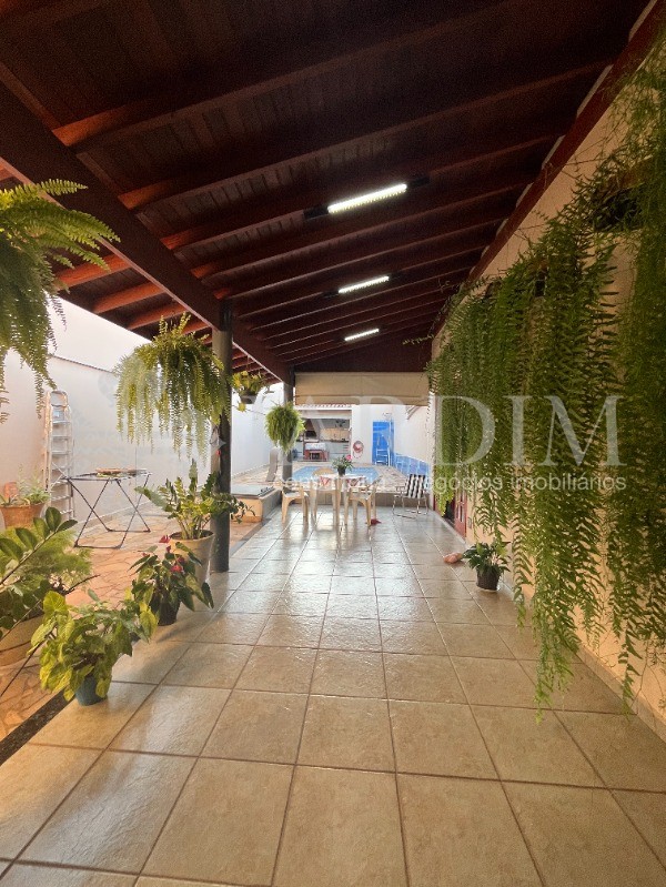 Casa à venda com 2 quartos, 255m² - Foto 3
