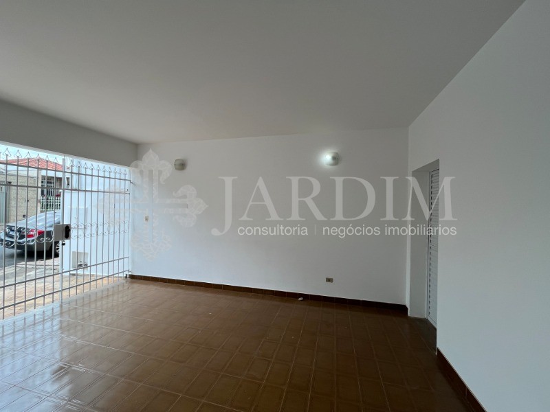 Casa para alugar com 4 quartos, 300m² - Foto 4