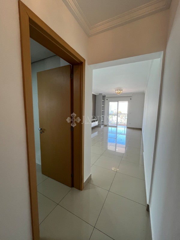 Apartamento para alugar com 3 quartos, 114m² - Foto 8