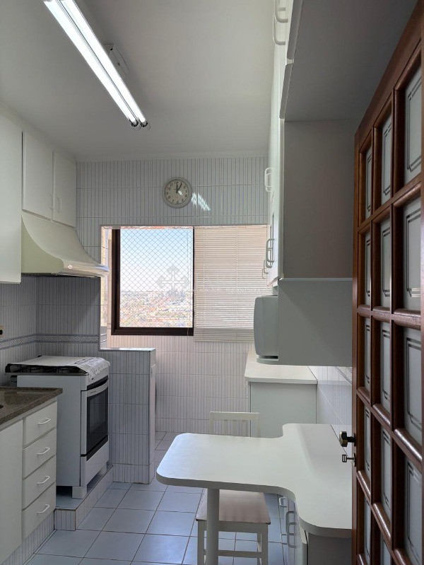 Apartamento à venda com 3 quartos, 74m² - Foto 18