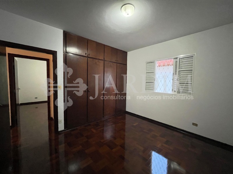 Casa para alugar com 4 quartos, 300m² - Foto 31