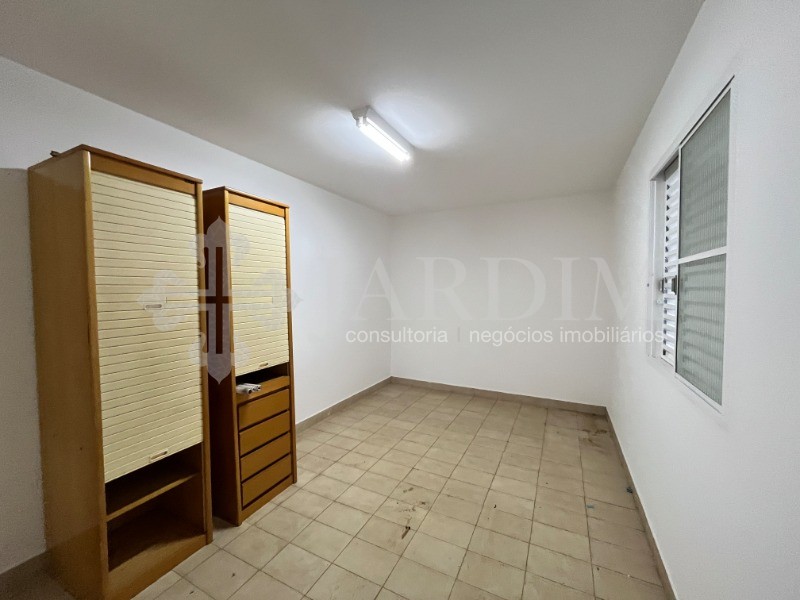 Casa para alugar com 4 quartos, 300m² - Foto 20