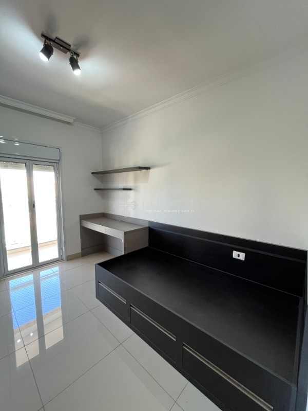 Apartamento para alugar com 3 quartos, 114m² - Foto 26
