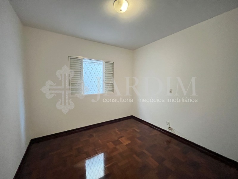 Casa para alugar com 4 quartos, 300m² - Foto 27