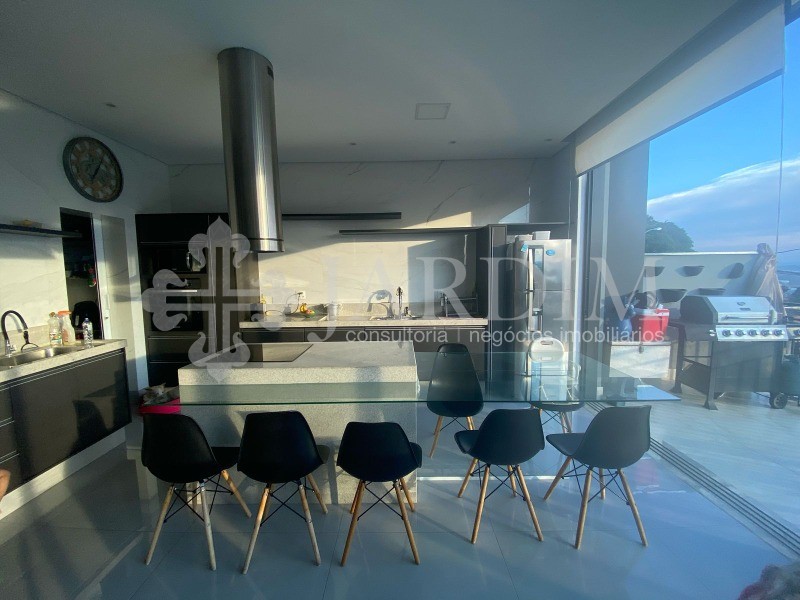 Casa de Condomínio à venda com 3 quartos, 256m² - Foto 2