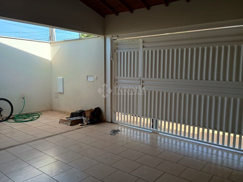 Casa à venda com 3 quartos, 200m² - Foto 3