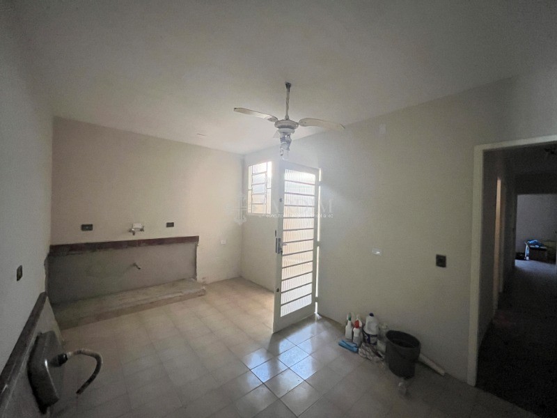 Casa para alugar com 2 quartos, 125m² - Foto 6