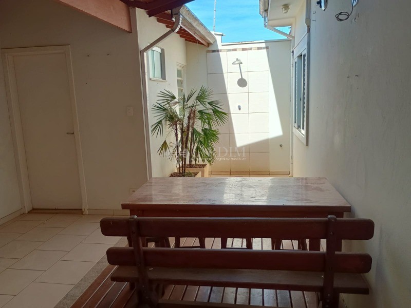 Casa à venda com 3 quartos, 200m² - Foto 34