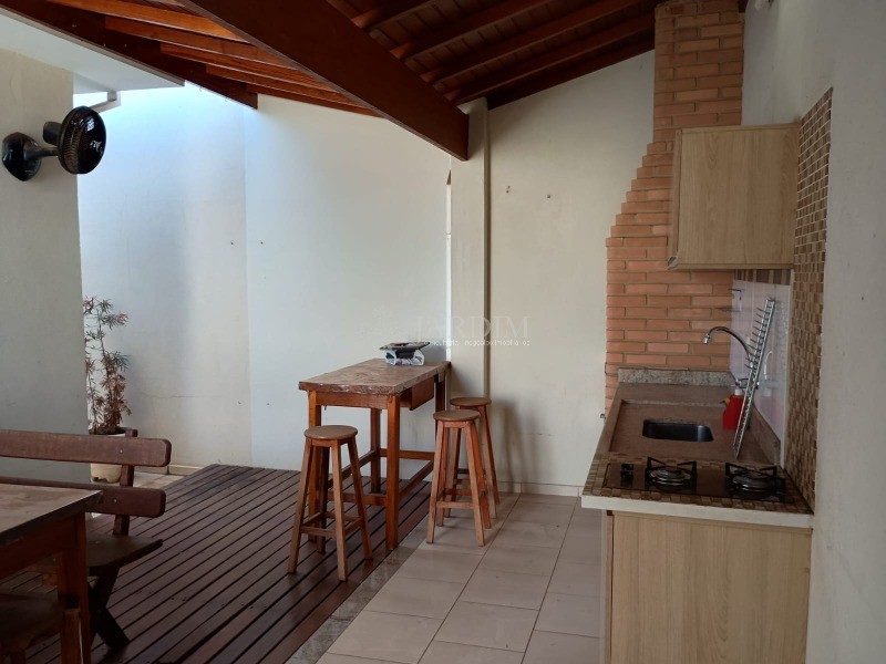 Casa à venda com 3 quartos, 200m² - Foto 39