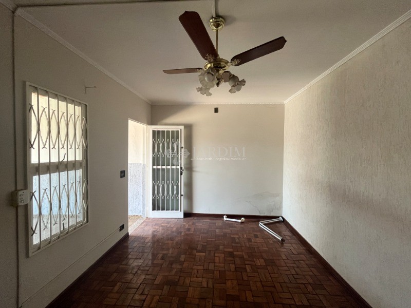 Casa para alugar com 2 quartos, 125m² - Foto 4