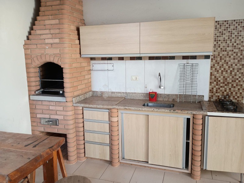 Casa à venda com 3 quartos, 200m² - Foto 35