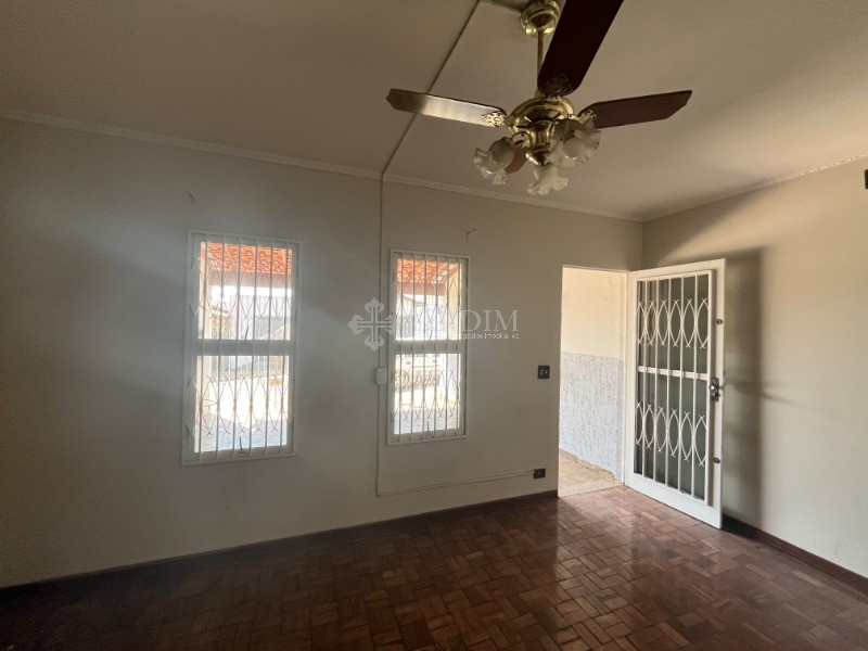 Casa para alugar com 2 quartos, 125m² - Foto 5