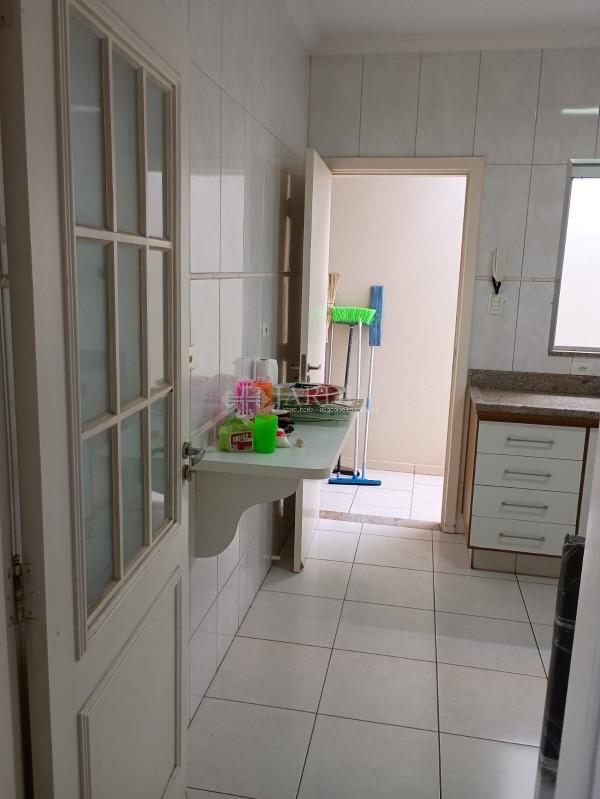 Casa à venda com 3 quartos, 200m² - Foto 25