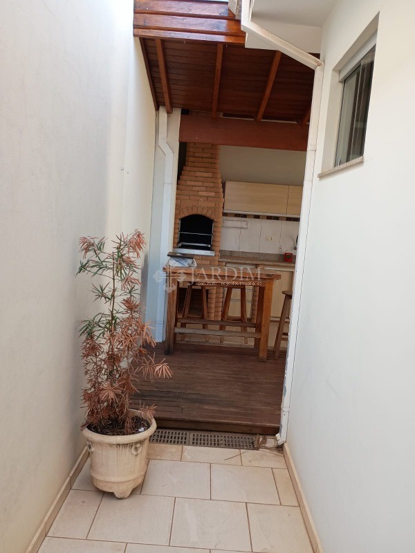 Casa à venda com 3 quartos, 200m² - Foto 32