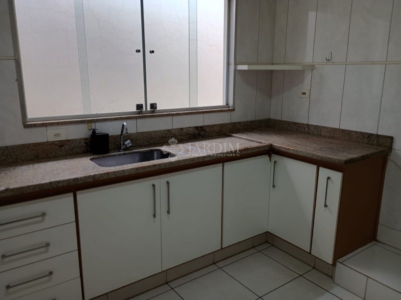 Casa à venda com 3 quartos, 200m² - Foto 28