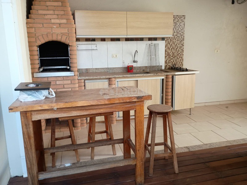 Casa à venda com 3 quartos, 200m² - Foto 33