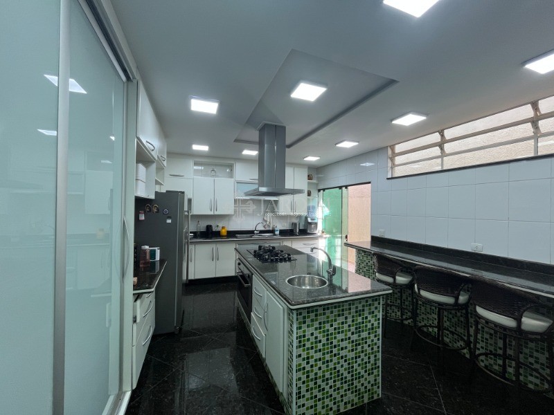 Prédio Inteiro à venda com 4 quartos, 620m² - Foto 18